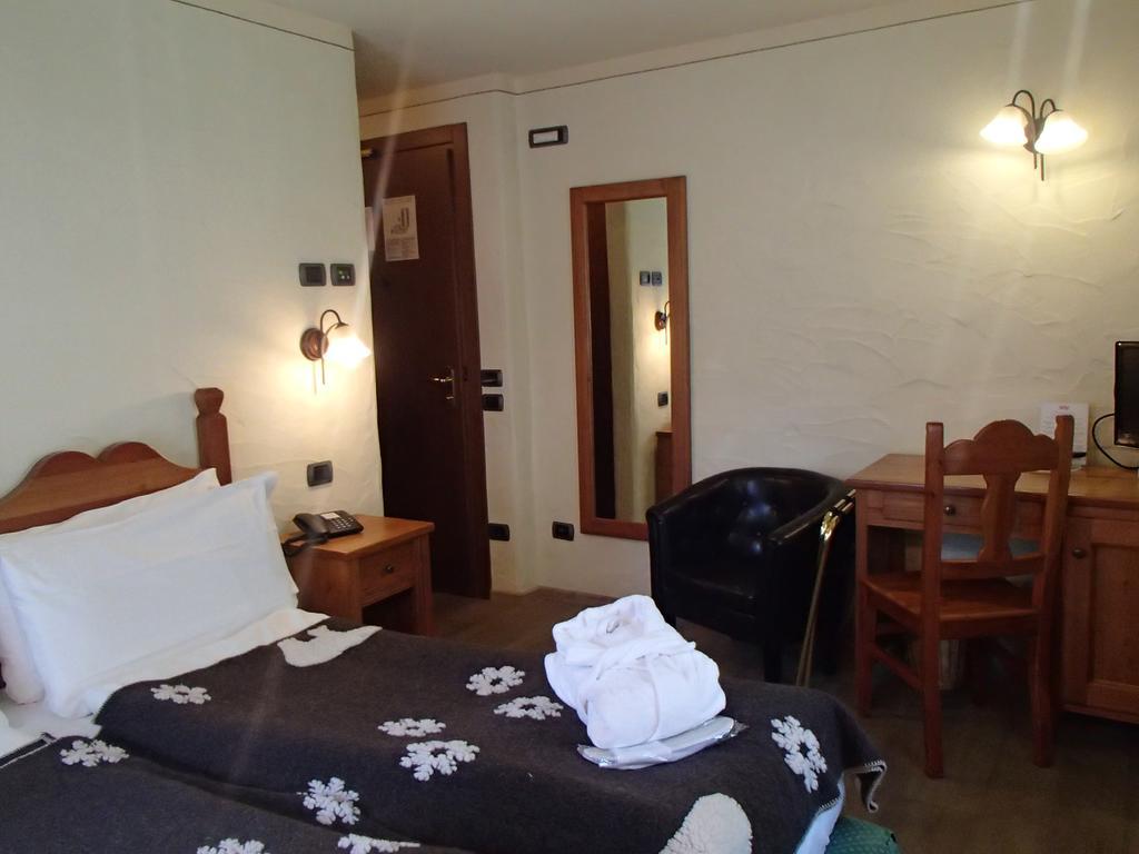 Le Rocher Hotel Champoluc Kültér fotó