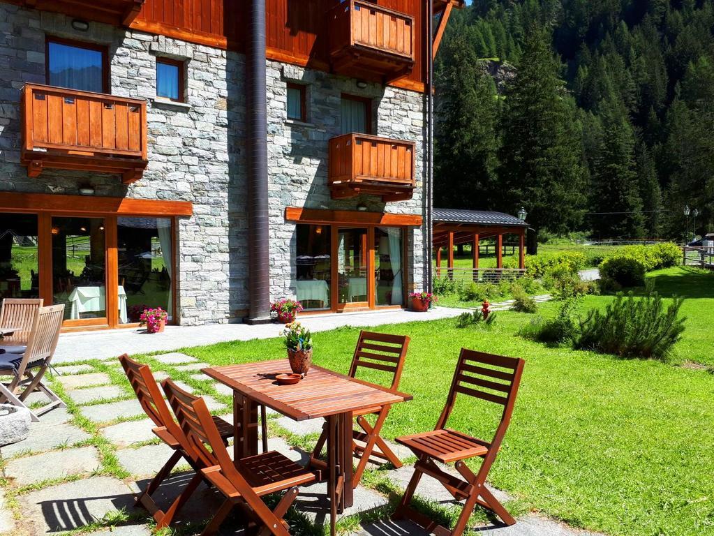 Le Rocher Hotel Champoluc Kültér fotó
